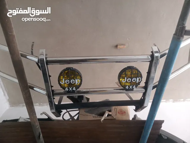 دعاميه لاند كروز للبيع مع الكشافات