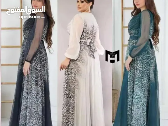 توفر لدينا فستان تركي اناقه وفخامه فستان طويل مناسب للحفلات والرسميات