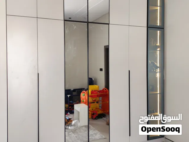 متخصصون في تصميم وتفصيل غرف الملابس. دريسنج روم والكبتات نستخدم افضل الخامات والأعلى جودة اقرء الوصف