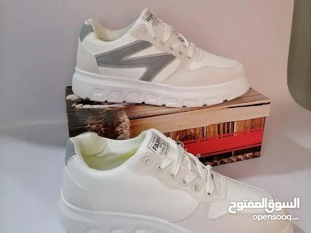 44 Casual Shoes in Amman