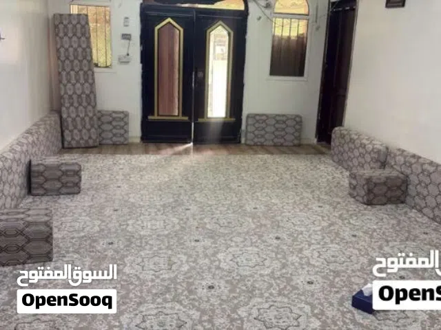 للبيع ارضيه كامله ونظيفه جدا