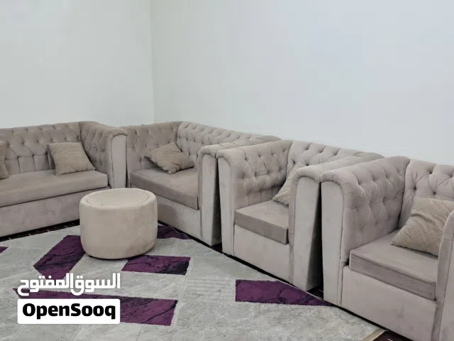 كنب يسع 8 اشخاص . اربع قطع