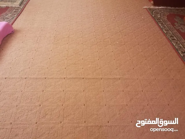 موكيت مستخدم نظيف