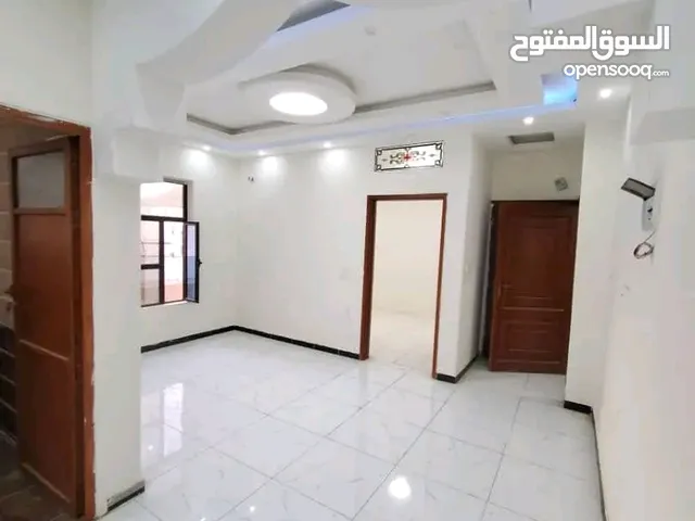 180 m2 5 Bedrooms Apartments for Rent in Sana'a Bayt Baws