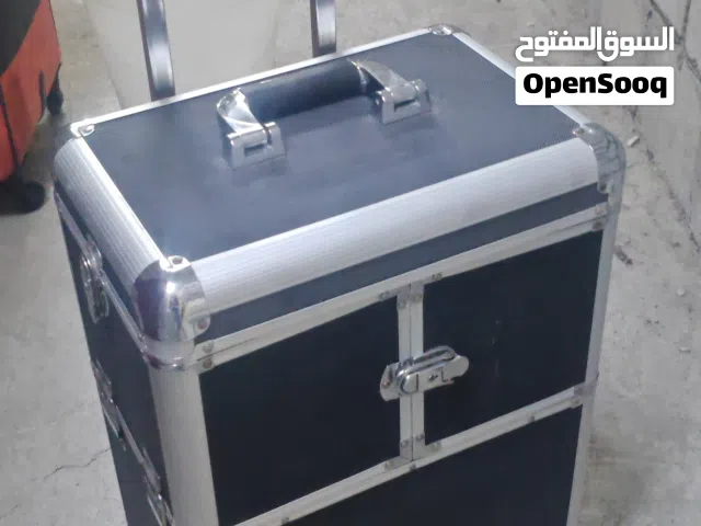 شنطة مكياج كبيره مع عجلات