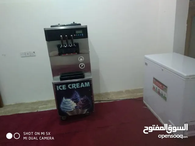مكينه سكريم سوفت مستخدم شهرين فقط ب 800 الف عرطططه مع بمب داخلي وتبريد قوي جدا مضمون