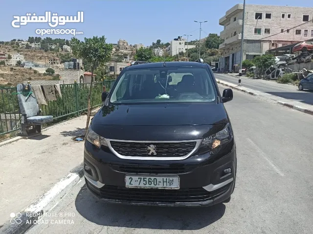 بيجو ريفتر لون اسود للبيع