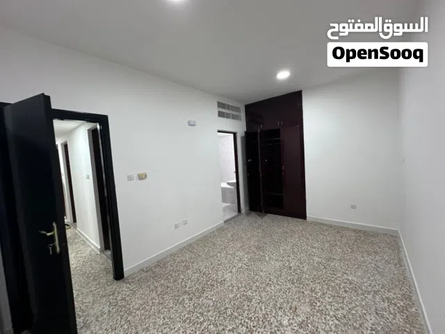 للايجار شقة 3 غرف وصاله 80 الف سنوي - بالخالدية