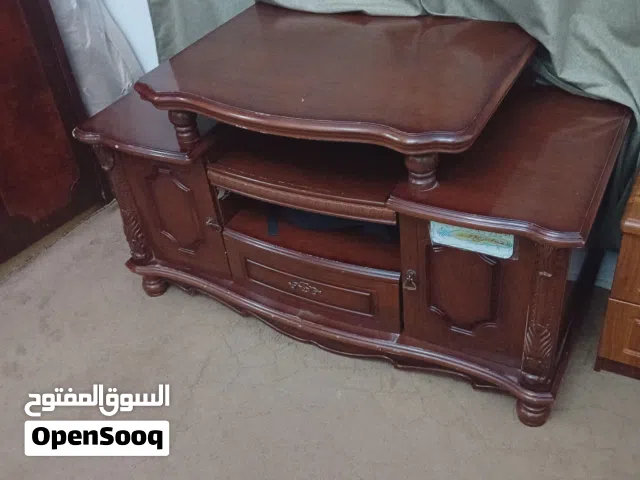 مدخل وطاولة