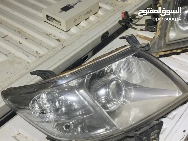 عدسات زينون هيلا 4 على شمعات هايلكس 2012-2015
