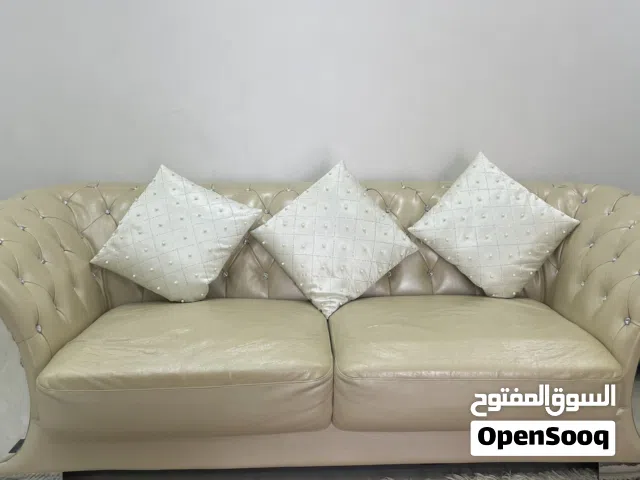 طقم كنبات مع طاوله