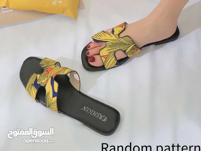 نعل مريحة للنساء وخفيفة للاستخدام اليومي حياكم تنوروني