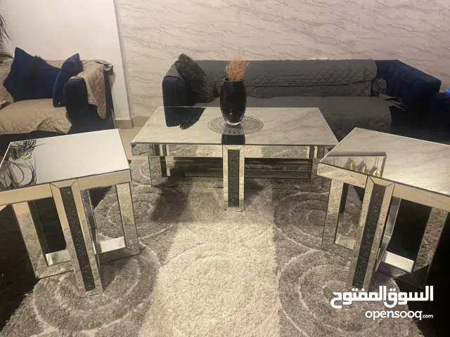 ثلاث طاولات  مودرن للبيع
