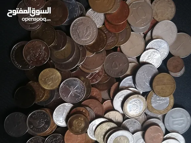 عملات معدنية من مختلف الدول