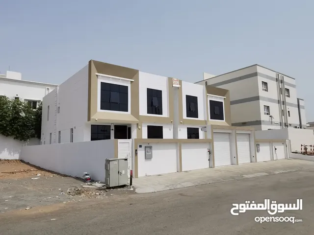 فيلا حديثة الطراز للبيع