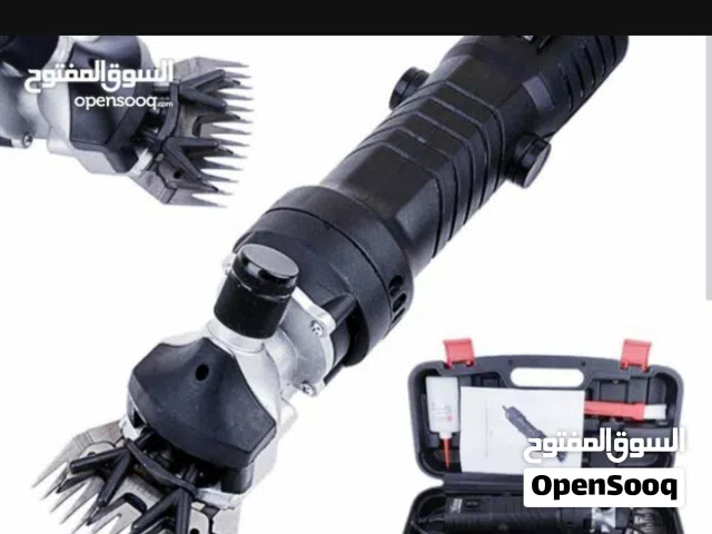 ماكينه شحن  لجز الغنم والابل قويه وإمكانية تغيير الدرجات والسرعات مع الشنطه والإكسسوارات BOSS