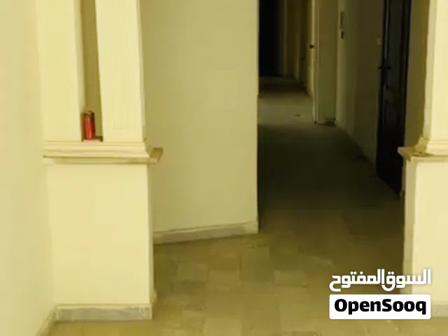 شقة للبيع طابق ثالث في اجمل مناطق خلدا ام السماق بالقرب من مدارس الجزيرة و المدارس الانجليزية.