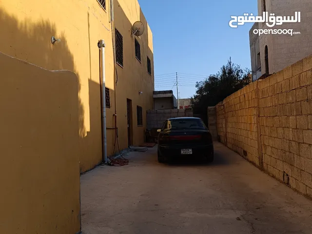 400 m2 More than 6 bedrooms Townhouse for Sale in Madaba Madaba Center