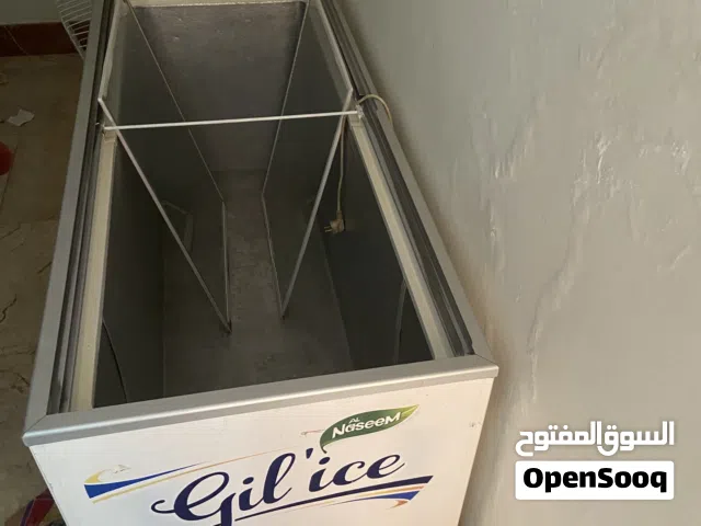 فريز جيلاطي النسيم شبه جديد 2500