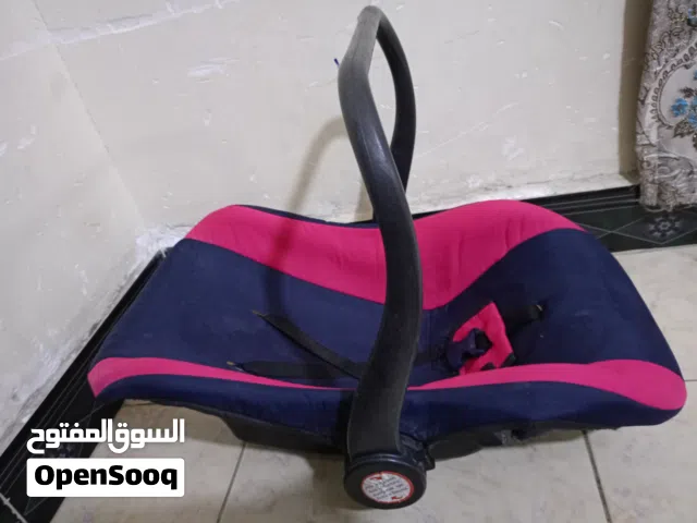 كرسي اطفال متحرك ينحط بالسياره و بالبيت