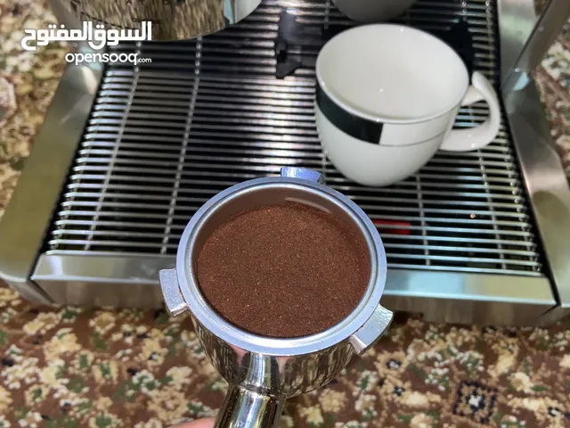 آلة صنع القهوة جديدة مع الضمان 4 سنوات