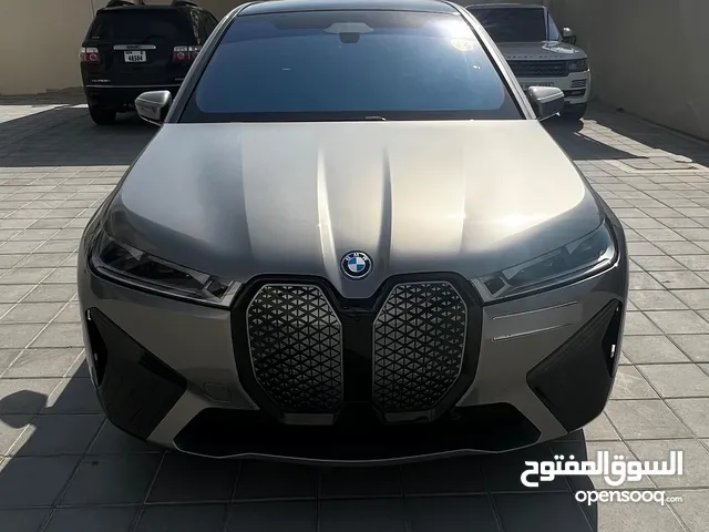 BMW IX xDrive40 بي ام دبل يو