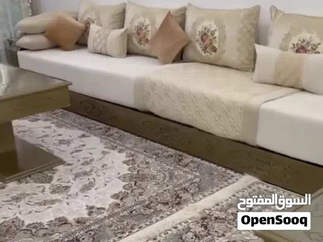 بيع مستعجل طقم مجلس كامل مع السجاده والستائر