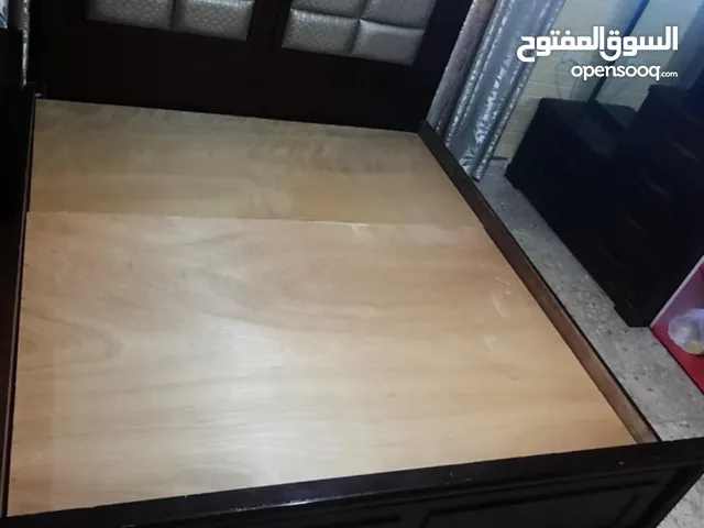 تخت مجوز للبيع