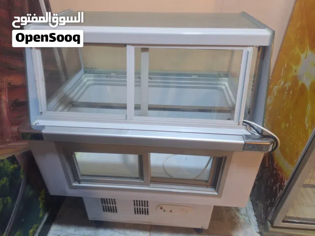ثلاجة عارضة  للبيع بحالة ممتازة
