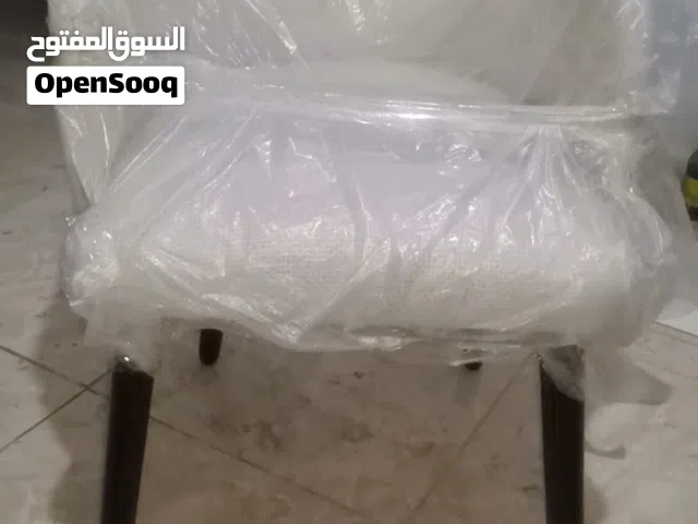 اربع كراسي سفرة