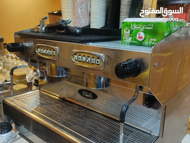 معدات محل عصاير و مقهى للبيع