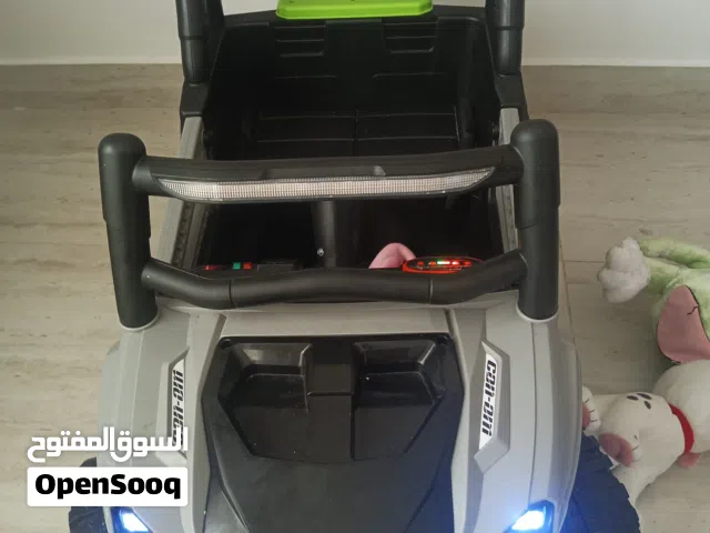 سيارة اطفال