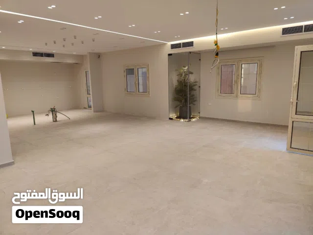 شقة للبيع 235م فيلات القرنفل _ التجمع الخامس تشطيب الترا سوبر لوكس خطوات من التسعين بجوار الرحاب