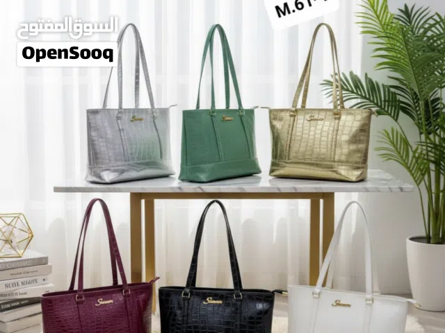 الجديد موجود كل شي موجود  شنط نسائي في غاية الروعه وتشكيله جديده حجم نسائي مرغوب  بي اقل