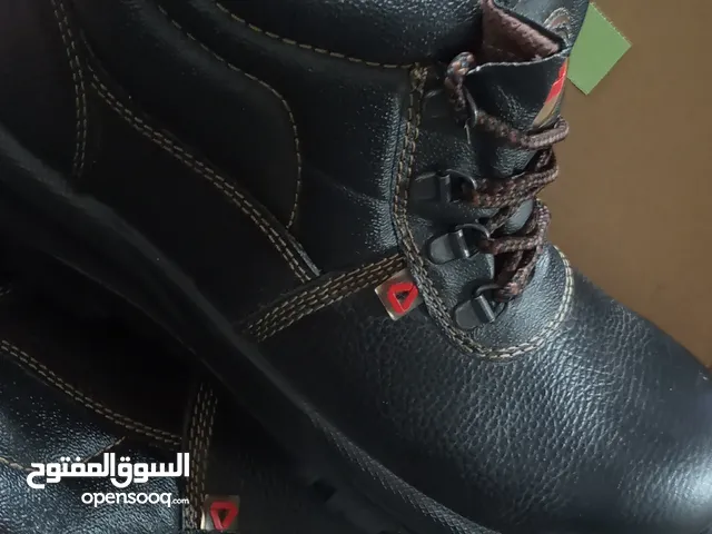 43 Sport Shoes in Zarqa