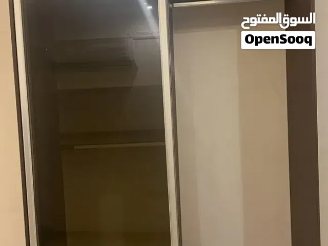 خزانة ملابس