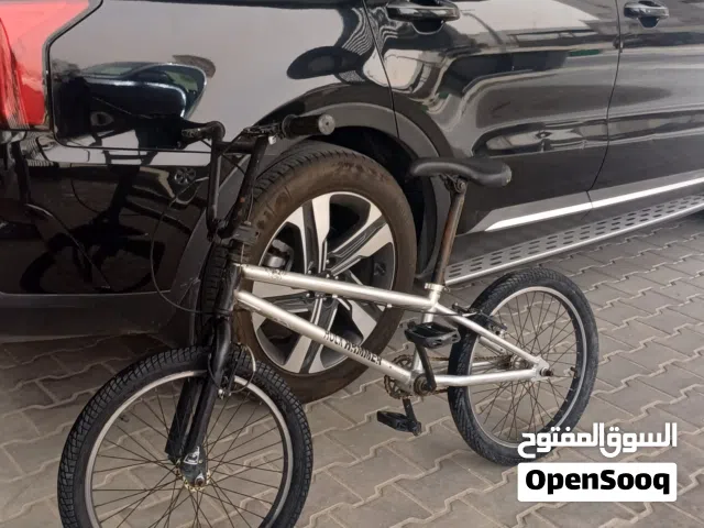 قاري روك همر بحالة جيدة جدا ما يستكي من شي