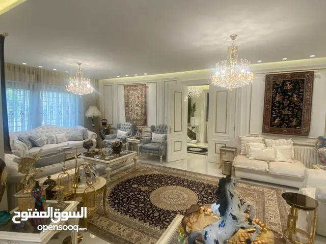 1250 m2 More than 6 bedrooms Villa for Sale in Amman Um El Summaq