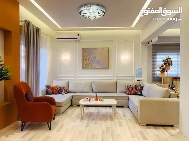 430 m2 5 Bedrooms Villa for Sale in Tripoli Janzour