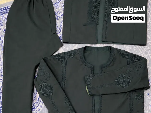 زبون اخضر غامق نص يد شبه جديد مقاس من 17 الي 20  للبيع او تبديل ب زبون نفس المقاس ولاكن لون تاني