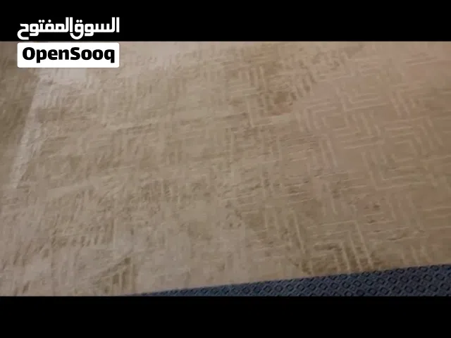 عندي فرشة للبيع 4في5 شبه جديده