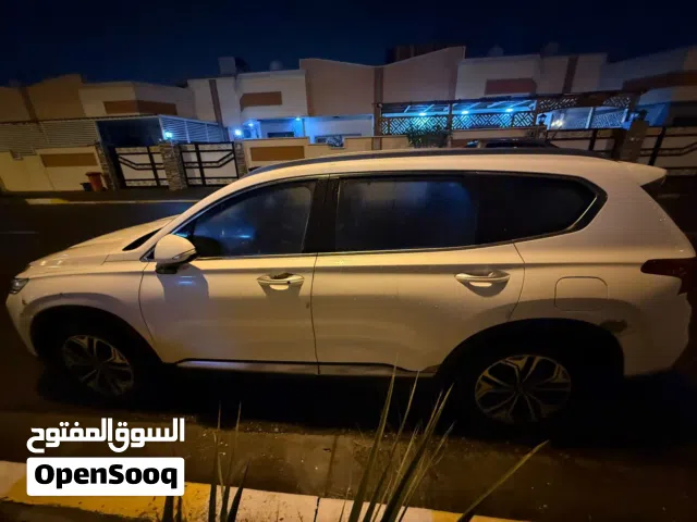 هونداي سنتافي موديل 19 خليجي فول عدى الفتحه سياره نظيفه وبدون اي نقص