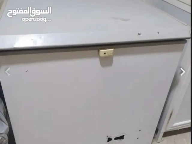 ديب فريزر متوسط الحجم مستعمل