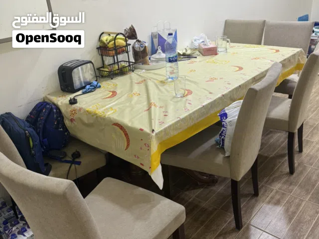 Dine in table with chairs