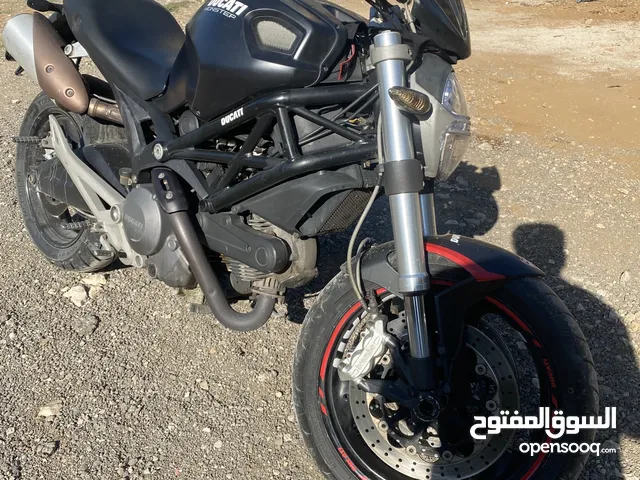 Ducati monster 700