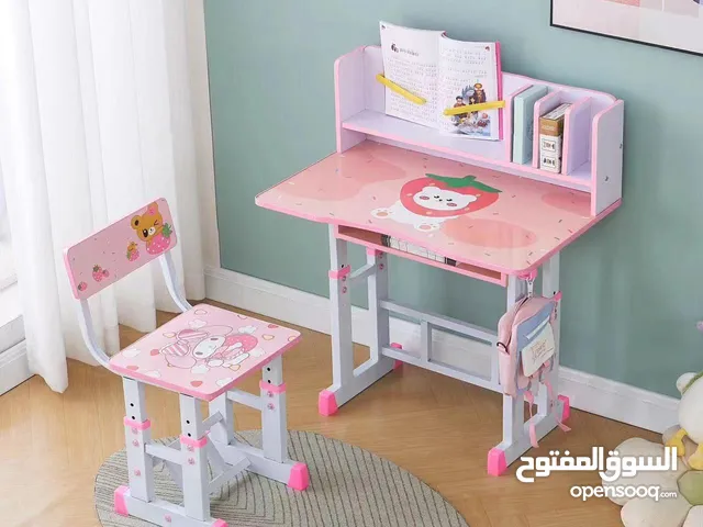 مكتب دراسي للأطفال