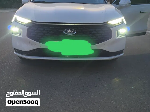 2024 فورد تورس Titanium