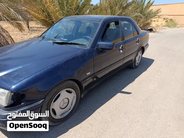 1999 مرسيدس بنز الفئة-C C 180