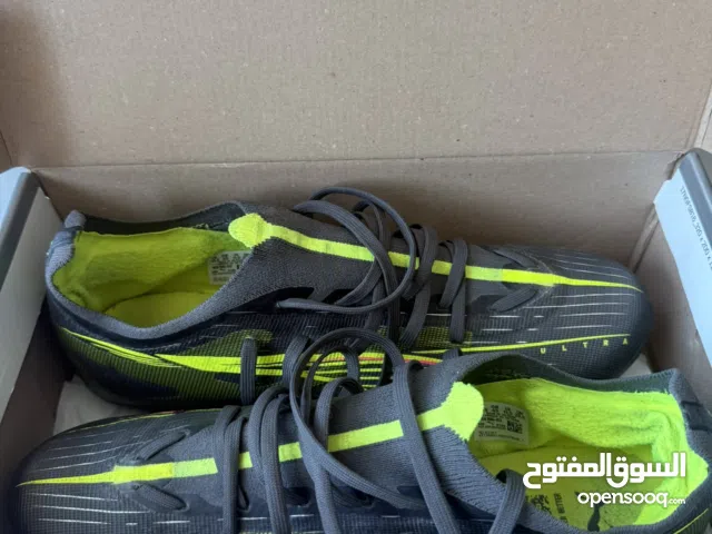 Puma football shoes 45 Europe