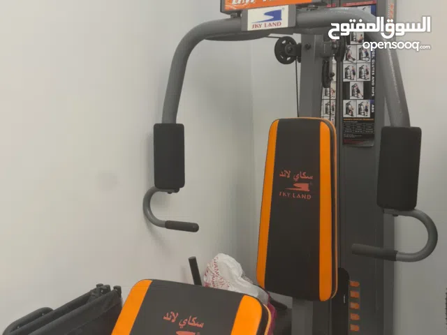 للبيع معدات رياضية منزلية بحالة ممتازة – السعر 1400 درهم.